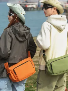 Bolso bandolera de estilo coreano moderno para hombres y mujeres al aire libre senderismo.