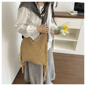 Sac bandoulière creux tissé à la main avec franges, grand cabas décontracté pour vacances.