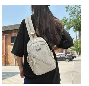Sac à bandoulière en nylon tendance sac de poitrine sportif pour voyage et quotidien