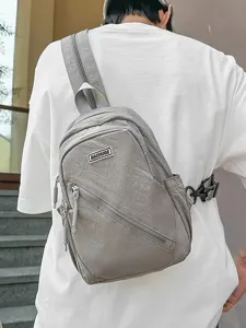 Sac de poitrine gris en nylon pour homme, sac à bandoulière multifonctionnel et décontracté.