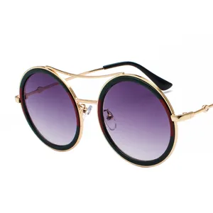 Gafas de sol redondas de metal retro para hombres y mujeres, lentes degradadas moradas.