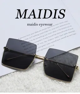 Gafas de sol cuadradas de metal de lujo con lentes degradadas y diseño elegante.