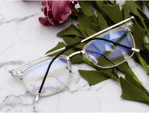 Monture de lunettes vintage semi-cerclée pour hommes, optique métal transparente.