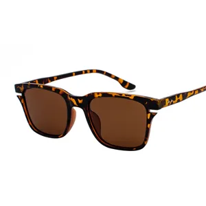 Quadratische polarisierte Sonnenbrille Damen Herren, stylischer Schildpatt Rahmen braune Gläser.