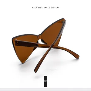 Dettaglio occhiali da sole triangolari alla moda, design avant-garde lenti colorate.