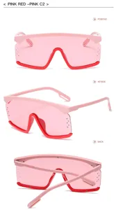 Grosse einteilige Sonnenbrille mit rosa Gestell und roten Kontrasträndern für den Alltag.