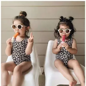 Occhiali da sole rotondi per bambini color crema simpatici protezione solare per esterni 1pz