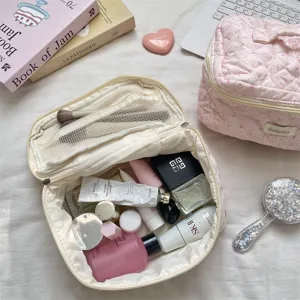 Quilted cosmetic bag large capacity portable travel toiletry pouch for women makeup organizer