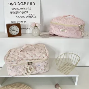 Cute quilted cosmetic bag large capacity portable travel toiletry bag cute bear makeup pouch