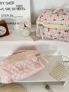 Cute cartoon bear travel cosmetic bag, large capacity portable makeup pouch for women.