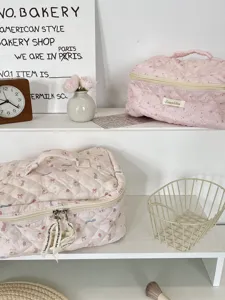 Pink quilted cosmetic bag large capacity portable travel makeup pouch cute bear toiletry bag