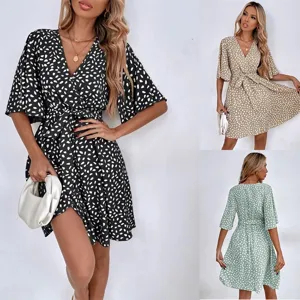 Women's V-Neck Short Sleeve Waist-Cinching Pleated Mini Dress Casual Elegant Floral A-Line Short Dress With Belt