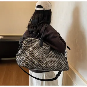 Μεγάλη τσάντα ταξιδιού duffel με vintage μοτίβο μονόγραμμα, κομψή τσάντα ώμου.