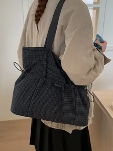 Koreanische karierte Falten-Großraum-Tasche für Damen, stilvoll und absolut praktisch für Alltag.