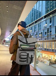 Grand sac à dos décontracté de grande capacité avec bandes réfléchissantes, gris voyage.