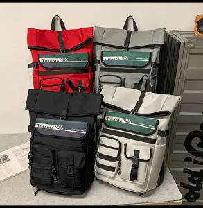 Sac à dos de voyage fitness de grande capacité avec bandes réfléchissantes pour homme.