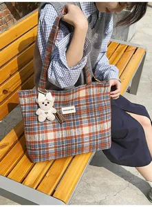 Bolso de hombro a cuadros vintage para mujer gran capacidad bolso casual con colgante de oso