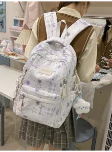 Vue détaillée du sac à dos scolaire style Harajuku avec motif d'étoiles, grande capacité.