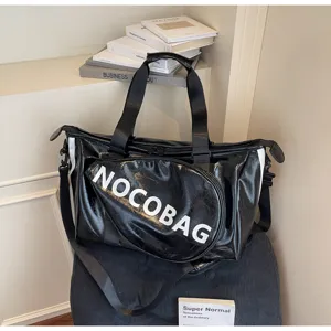 Borsa da viaggio sportiva nera con tasca per racchetta, borsa a tracolla fitness.