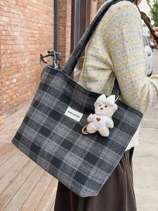 Bolso tote de cuadros retro para mujer, bolso de hombro grande con colgante de oso.