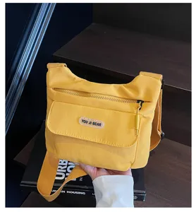 Gelbe lässige Mehrfach-Tasche Messenger Bag, Damen Segeltuch Schulter-Crossbody-Tasche Pendeln.