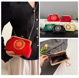 Chinese style vintage brocade kiss lock crossbody bag women evening clutch purse with chain.