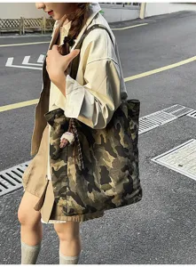 Lässige Tarnung Handtasche für Damen, große Kapazität Umhängetasche für Alltag und Büro.