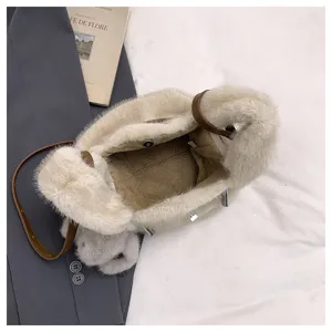 Flauschige Plüsch Umhängetasche für Damen, weiche Kunstfell Crossover Tasche, Winter Mode.