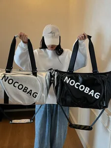 Spaziosa borsa da viaggio sportiva per badminton fitness a tracolla per uso esterno e sport.