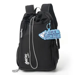 Grand sac à dos noir à cordon, cartable décontracté et résistant pour voyage et sport.