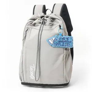 Grand sac à dos gris à cordon pour étudiants, sac d'école de voyage en plein air chic.