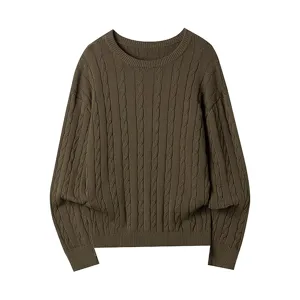 Men's green crew neck cable knit sweater, casual solid long sleeve pullover for autumn.