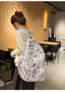 Detailansicht des grossen Vintage chinesischen Schueler Rucksacks mit Schmetterling