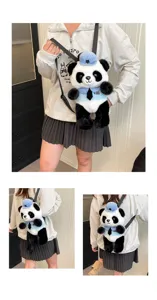 Niedlicher Plüsch Panda Cartoon Rucksack für Kinder, stilvolles Design mit Polizei Uniform.
