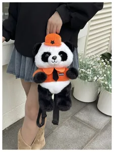 Niedlicher Cartoon Panda Pluesch Kinder Rucksack Detailansicht mit weichem Design.