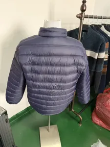 Hombre invierno casual color sólido acolchado cuello alto chaqueta cálida detalle