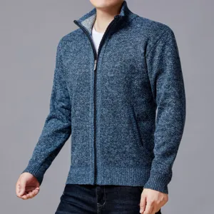 Cardigan en tricot col montant zippe bleu pour homme vue detaillee tissu confortable.