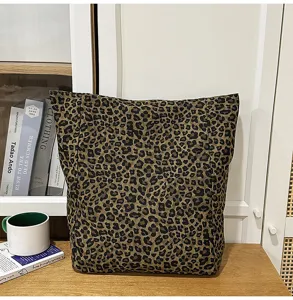 Modische Umhängetasche mit Leopardenmuster, große Schultertasche für Damen im Alltag.