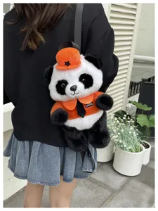 Süßer Panda Plüsch Rucksack mit orangefarbenem Hut, weiche Cartoon Schultasche für Kinder.