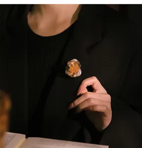 Vintage Baroque pearl natural stone flower brooch elegant black suit jacket jewelry