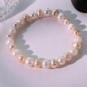 Elegantes Naturperlen Armband für Damen, schicker minimalistischer Perlen Schmuck.