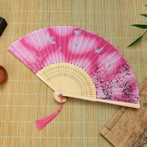 Ventaglio in stile cinese con motivo di fiori di ciliegio rosa, stecche di legno e nappa.