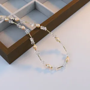 Elegante Perlen und Kristallsplitter Perlenkette, zarte Goldkette fur den taglichen Damenstil.