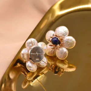 Handgemachte Barockperlen Blumen Ohrringe mit 925er Silber Nadel und blauem Stein.