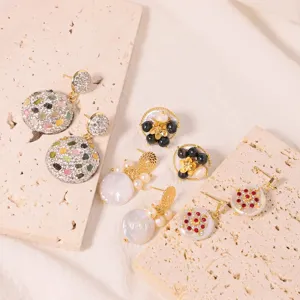 Elegante Barockperlen Blumen Ohrringe, schicke koreanische Kristall Ohrstecker Damen.