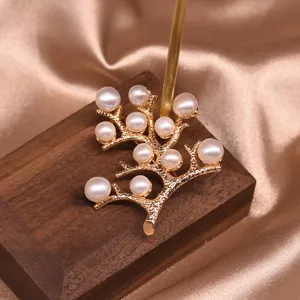 Exquisite Süßwasserperlen Baumzweig Brosche Detail, vergoldetes Metall, elegantes Schmuckaccessoire