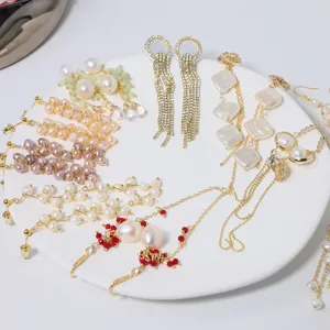 Orecchini di perle d'acqua dolce alla moda con nappe eleganti gioielli vintage per donna