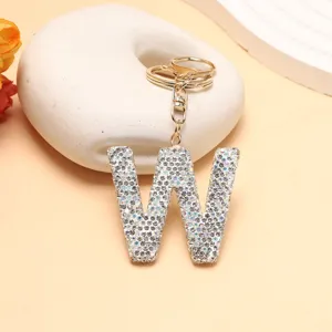 Glitzernder Strass Buchstabe W Schlüsselanhänger Detailansicht, funkelnder Taschenanhänger Damen.