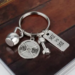 Portachiavi fitness con ciondoli manubrio bilanciere e kettlebell regalo per amanti palestra.