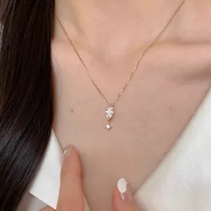 Κολιέ από ασήμι S925 με διαμάντι marquise, λεπτομερής κοντινή άποψη αλυσίδας.
